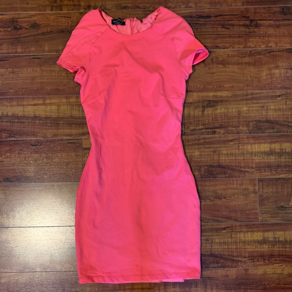 Bebe dress is xxs pink bodycon